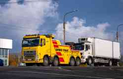 Вологодская область, Volvo ('2012) FH.500 № К 749 МТ 35; Ярославская область, Howo T5G ZZ1167 № Х 547 АС 76 700 КБ